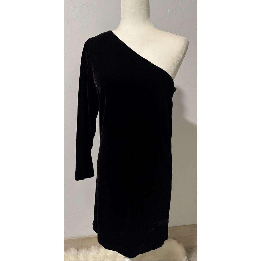 Theory NWT Birkita black velvet one shoulder dress 10